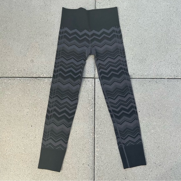 Lululemon Ebb To Street Pant Heathered Deep Coal zig zag print - Picture 1 of 6